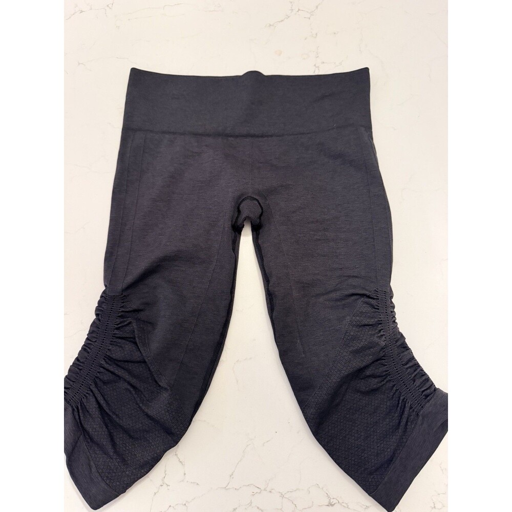 Lululemon In The Flow Crop II Black Yoga Athletic Pants Size 8